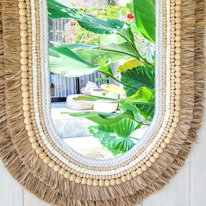 Raffia Wandspiegel mit rustikaler Oberfläche