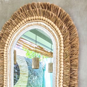 Ovaler Spiegel im Boho Chic Stil für Wohnzimmer