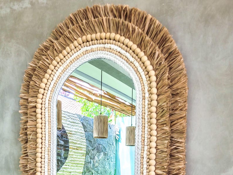 Ovaler Spiegel im Boho Chic Stil für Wohnzimmer