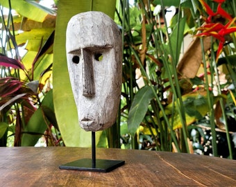 Figura in legno di Timor, maschera in legno con base di supporto, decorazione artistica in legno intagliato