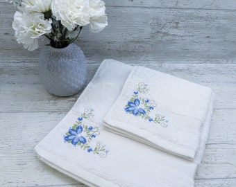 Embroidered hand towel and facecloth Set. Blue floral corner design Egyptian cotton 600gsm white. Birthday gift