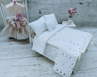 1/12th Dolls House Double Bed Set 6 Piece. White broderie anglaise throw and matching eiderdown. Pillows cushion and bed runner