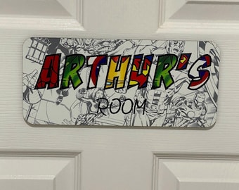 Plaque de porte personnalisée inspirée des super-héros/Panneau de porte de chambre personnalisé super-héros | Décoration de chambre bande dessinée avec nom personnalisé | Plaque de porte Avengers