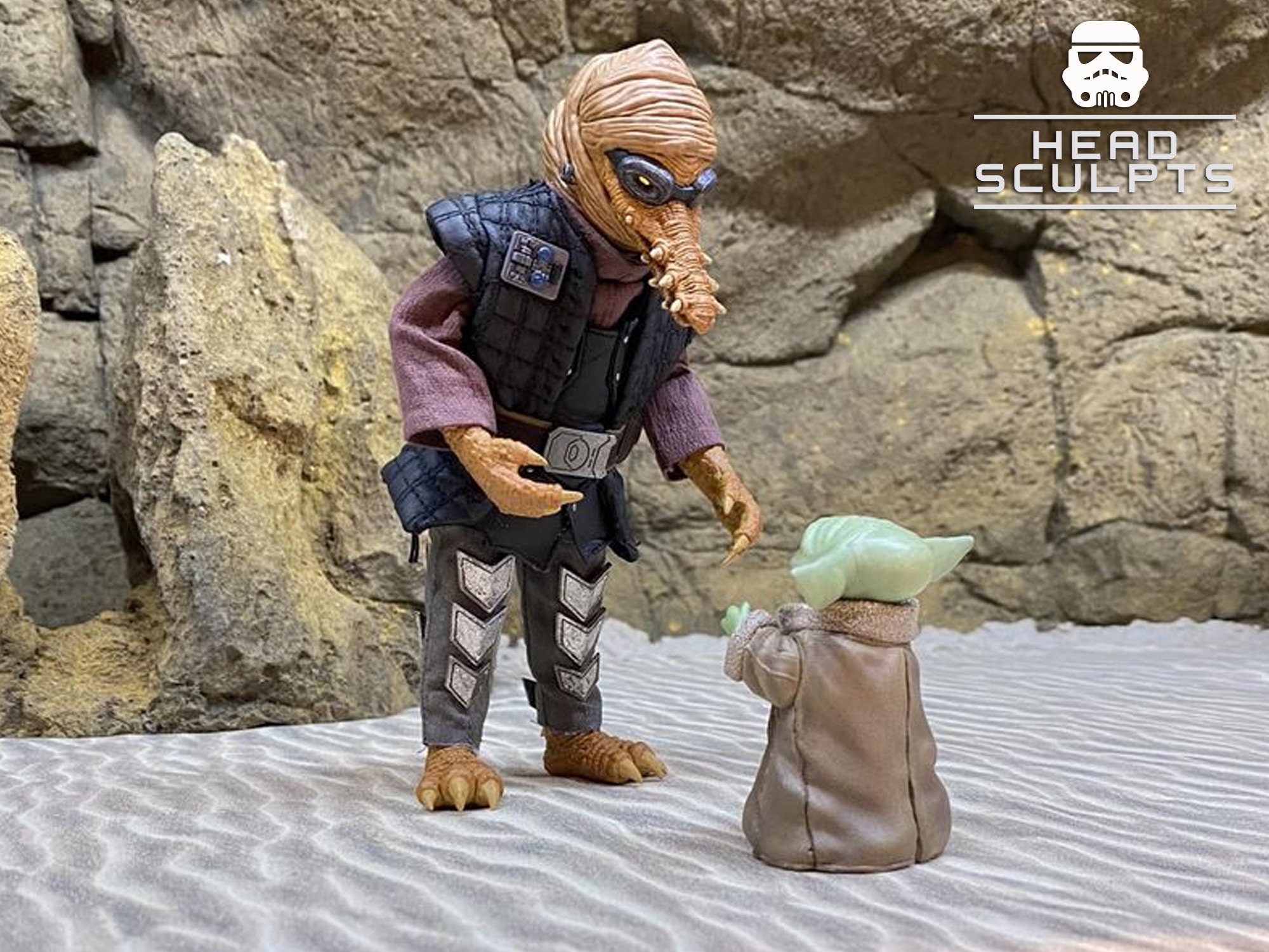 Crocin Alien Head & Hands Pack From Star Wars With Sabacc Card