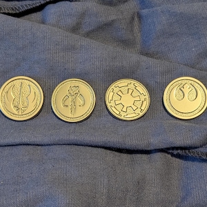 Pines metálicos de Star Wars para ropa: Insignias metálicas resistentes para colgar en chaquetas o camisetas. El regalo ideal para fans.