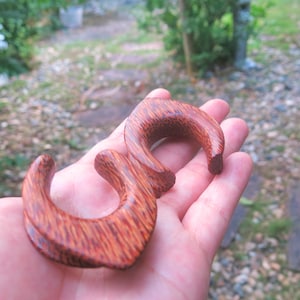 Custom Coconut Palm Teardrop Saddle Spreader Ear Gauges: Wood Saddle Hangers