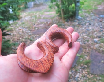 Custom Coconut Palm Teardrop Saddle Spreader Ear Gauges: Wood Saddle Hangers