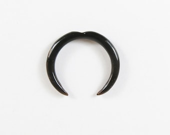 Buffalo Horn Notched Sharp Ends Septum Pincher. 1.2mm 1.6mm 2mm 2.5mm 3mm 3.5mm 4mm 4.5mm 5mm 5.5mm 6mm 6.5mm 7mm 8mm 9mm 10mm 11mm - 13mm