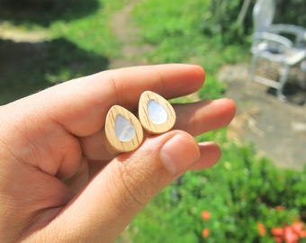 Custom White Wood Teardrop Gauged Earrings with Mother of Pearl Shell. Handmade Teardrop Ear Stretching Plugs with White Shell Inlay