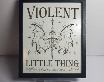 Cosita violenta - No moriré hoy - Espada - Alas de dragón - Letrero de estantería de biblioteca de fantasía