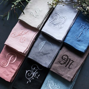 Servilletas bordadas / Servilletas con monogramas / Servilletas para cena / Servilletas para bodas / Servilletas personalizadas / Servilletas de aniversario / Servilletas para ocasiones especiales