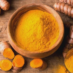 Cúrcuma en polvo Lakadong — Haldi natural finamente molida — Color brillante y aroma intenso — 100% pura