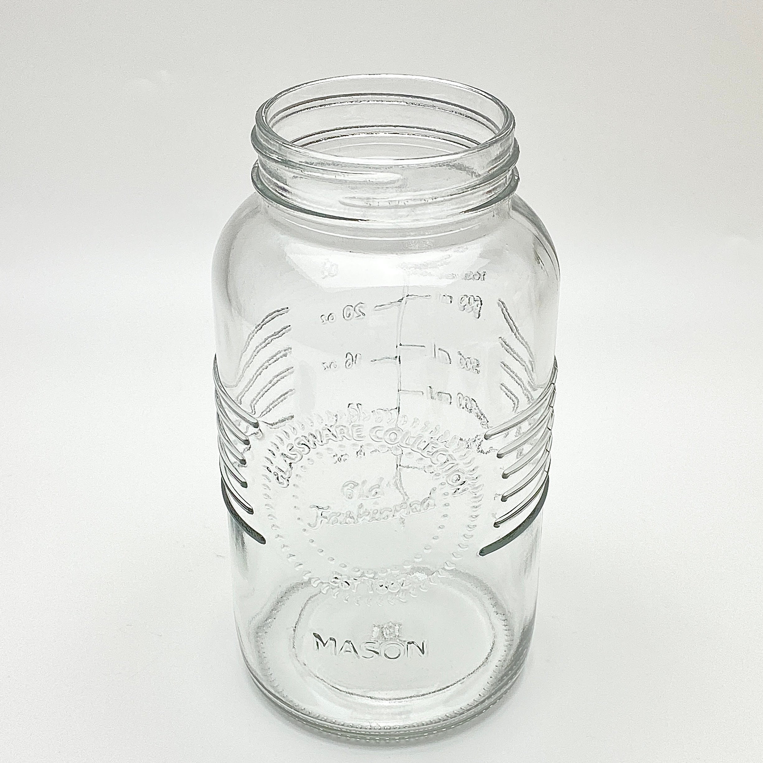 1 Litre Glass Cocktail Shaker Retro in Style the Tumbler Has a Measure Bar  for Guidance. an Extra Silver Screw Cap is Included. 