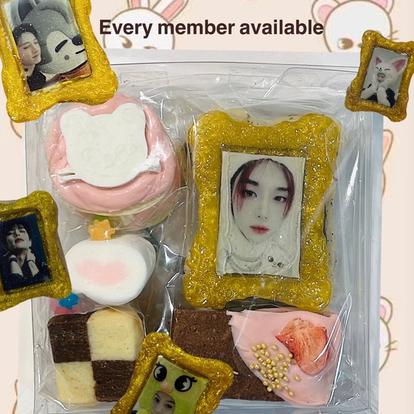 Stray Kids SKZOO Bias Dessert Box