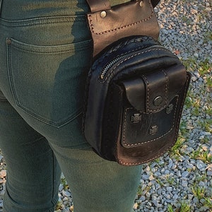 LEATHER HIP BAG, Motorcycle Belt, Bag Brown, Thigh bag Belt Bag Scandinavian cross bag, Leg Leather pouch, Biker purse Waist bag Fanny pack