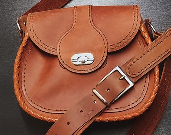 LEATHER ROUND BAG, leather shoulder bag, medieval bag, gift for her, leather bag, Crossbody bag, vintage style bag, Saddle bag, handmade bag