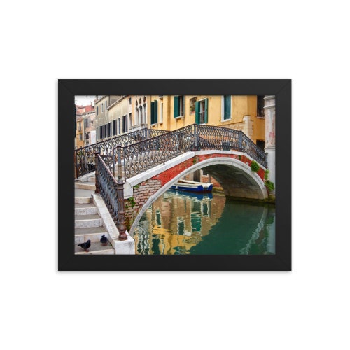 FRAMED PRINT - Abridge over Venice - Venice, shops Italy