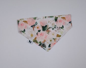 Bandana floral pour chien, bandana de chien personnalisé, bandana de mariage pour chiens, sur le bandana de chien collier, écharpe pour animaux de compagnie, accessoire pour chien chien