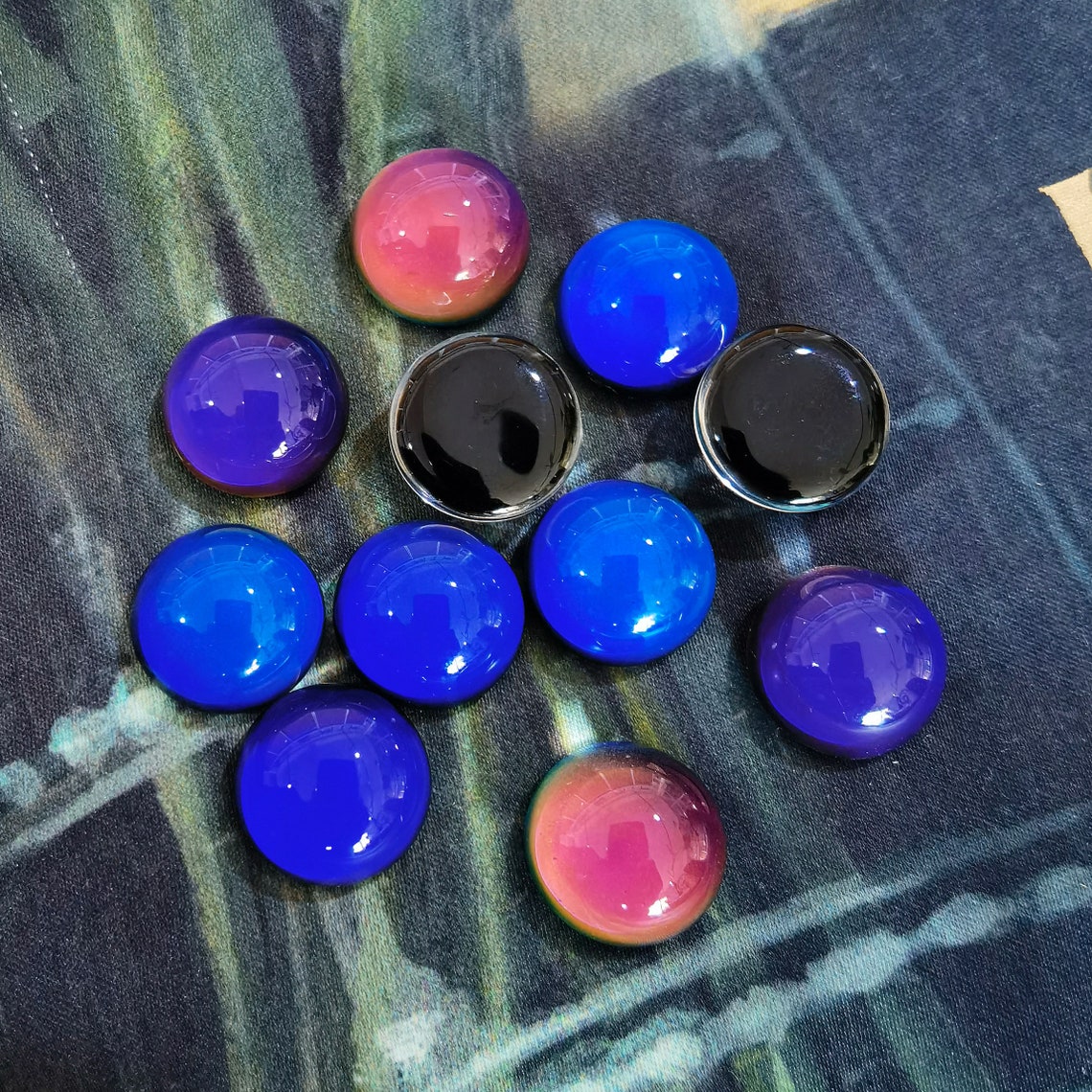 Round Cabochon Beads Changing Color by Temperature Mood Charm | Etsy