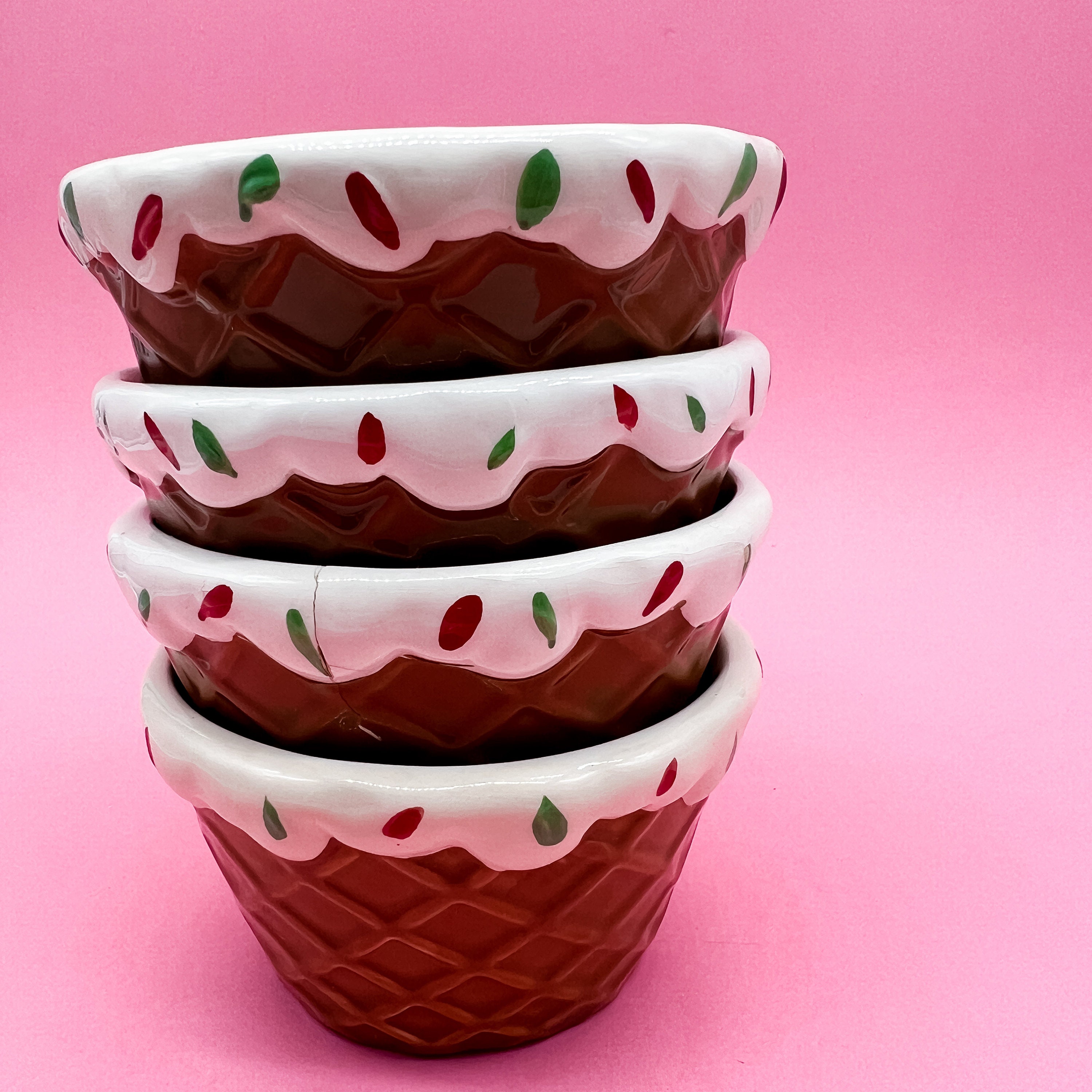 4 Oneida Kitchen Ice Cream Cone Sprinkles Ceramic Bowl Stackable