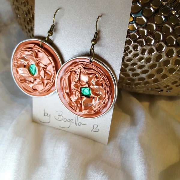 boucles d’oreilles, orange métallique avec point vert, capsule de café, bijoux, aluminium, cadeau, lumière, recyclé