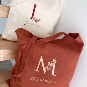 Personalized tote bag with first name and initials and foliage