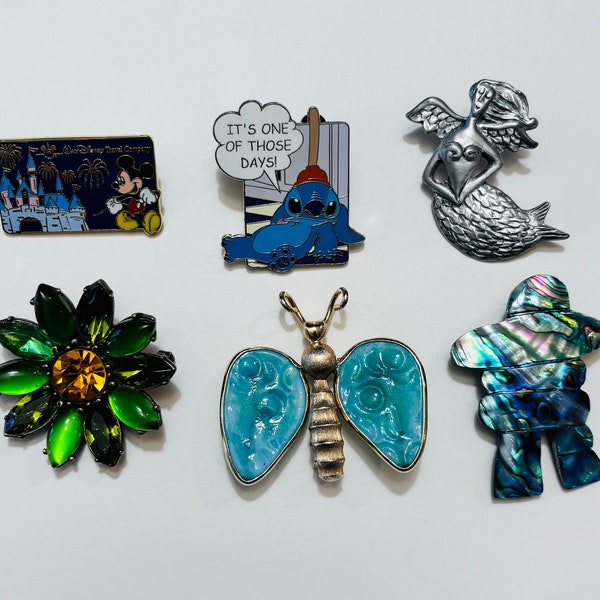 Lot Of Vintage Medium Size Brooches/Pins
