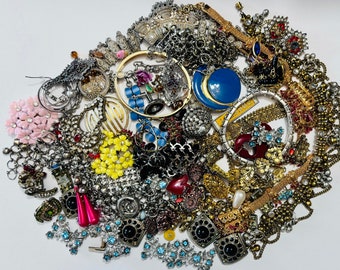 Large Lot Of Crafting Jewelry (Silver & Gold Theme) 2.545 KGS