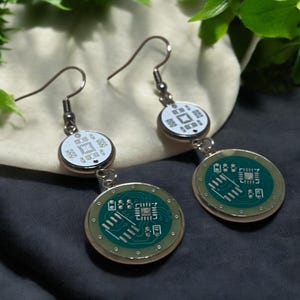 Boucles d'oreilles ringard pendantes à circuit imprimé - Bijoux geek chic PCB | Boucles d'oreilles Cyberpunk Circuit Cadeau pour programmeurs et ingénieurs