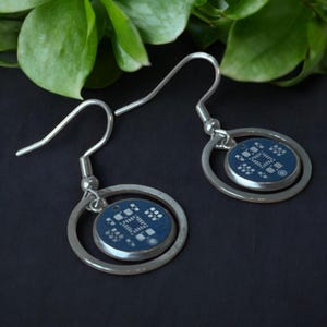 Boucles d'oreilles ringard pendantes à circuit imprimé - Bijoux geek chic PCB | Boucles d'oreilles Cyberpunk Circuit Cadeau pour programmeurs et ingénieurs