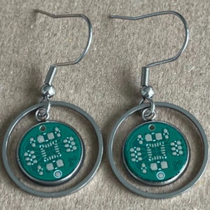 Boucles d'oreilles ringard pendantes à circuit imprimé - Bijoux geek chic PCB | Boucles d'oreilles Cyberpunk Circuit Cadeau pour programmeurs et ingénieurs