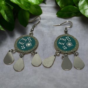 Boucles d'oreilles ringard pendantes à circuit imprimé - Bijoux geek chic PCB | Boucles d'oreilles Cyberpunk Circuit Cadeau pour programmeurs et ingénieurs