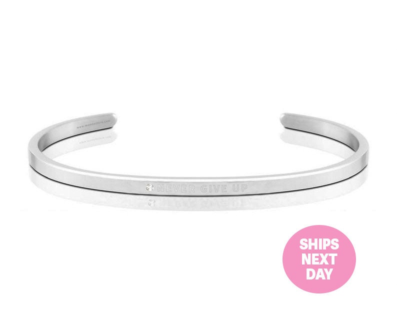 Bracelet Carré Torsadé Acier Titane NEVER GIVE UP - Manchette Ouverte Réglable - Neuf Avec étiquettes