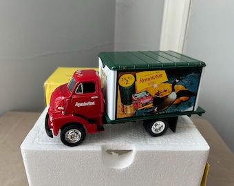 First Gear 1952 GMC Stake Truck Railway Express Agency 1:34 Scale