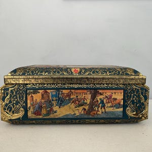 E. Otto Schmidt German Tin Cookie Chest #2