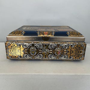 E. Otto Schmidt German Tin Cookie Chest #1
