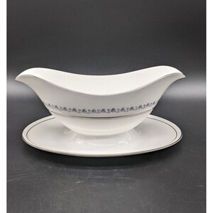 Tiara Royal Doulton Gray Boat Attached Underplate Blue/Gray Vine Platinum Trim