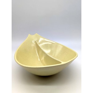1950&#39;s Monterey California Pottery Divided Bowl Mid Century Yellow Speckled
