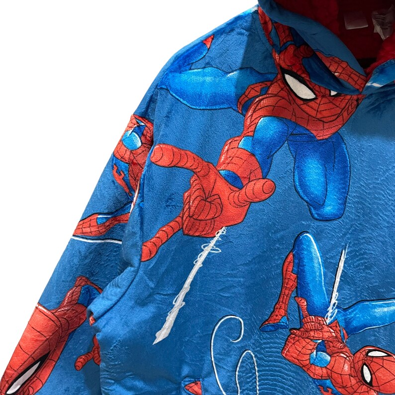 Puede incluir: Un letrero de madera r&uacute;stico con el texto "Welcome to our home" en un estilo manuscrito. El letrero presenta un acabado envejecido y un dise&ntilde;o sencillo y acogedor, perfecto para un porche o entrada.