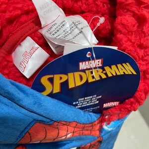 Puede incluir: Un juego de tres tazas de cer&aacute;mica con un acabado mate moteado. Las tazas son de color crema, marr&oacute;n claro y marr&oacute;n oscuro. Cada taza tiene un dise&ntilde;o sencillo y un asa redondeada.