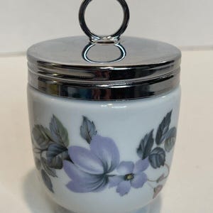 Porcelana Worcester Real Vintage Inglaterra &quot;June Garland&quot; Floral Egg Coddler