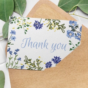 Cartão de agradecimento floral azul, flor silvestre lilás, cartão de felicitações em branco por dentro