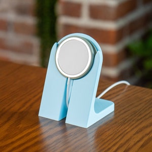 Magsafe iPhone Charger Stand with Modular Quick Disconnect Design Blue