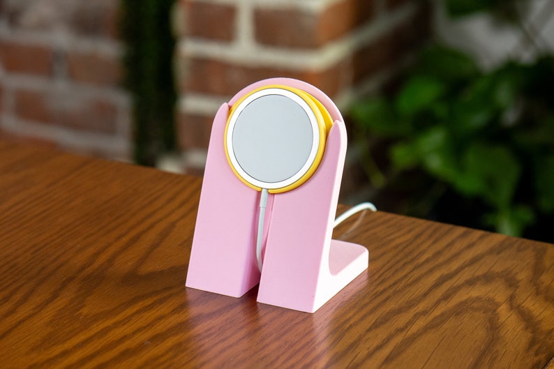 Magsafe iPhone Charger Stand with Modular Quick Disconnect Design Pink