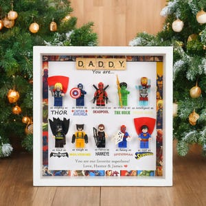 Gepersonaliseerd superheldencadeau voor papa: set van 10 superheldenfiguren | Gepersonaliseerde ingelijste muurhanger | Verjaardagscadeaus | Kerstcadeau