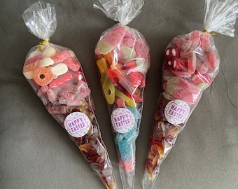Vegetarian Pick N Mix Sweet cones, perfect for: -Birthday parties-weddings-Easter-Eid-gift- Baby shower-Hen do- birthdays-Made to order
