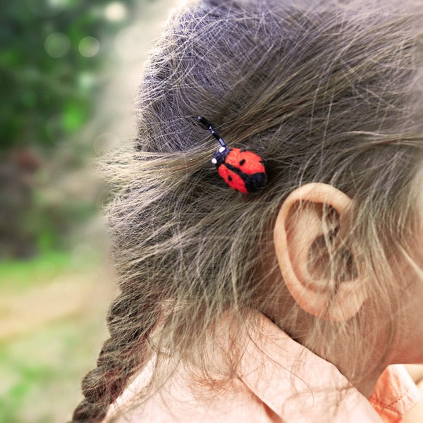 Fermagli per capelli Lady Bird in feltro rosso • Prodotto in Nepal