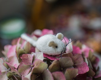 White Felt Mouse Brooch • Handmade in Nepal • Cute Animal Badge • Felt Pin Brooch • Lovely Gift • Animal Lovers