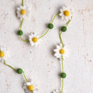 Felt Daisy Necklace With Beaded Chain • Handmade Jewellery From Nepal