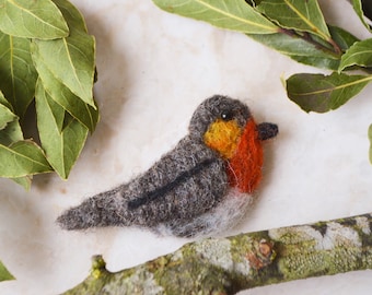 Robin Bird Felt Brooch • Handmade Cute Woodland Badge Fabric Pin • Lovely Gift • Wildlife Nature Lovers, Gardeners, Mothers, Fathers, Kids